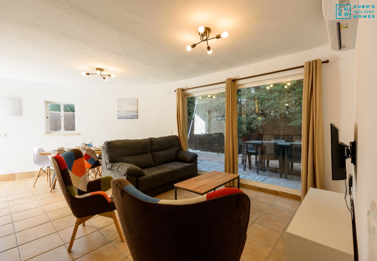 Salón de esta casa rural en Cártama