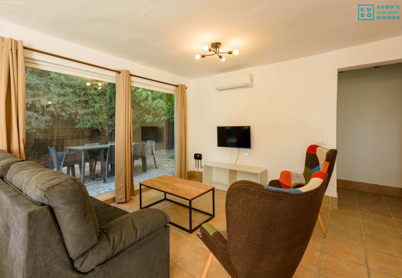 Salón de esta casa rural en Cártama