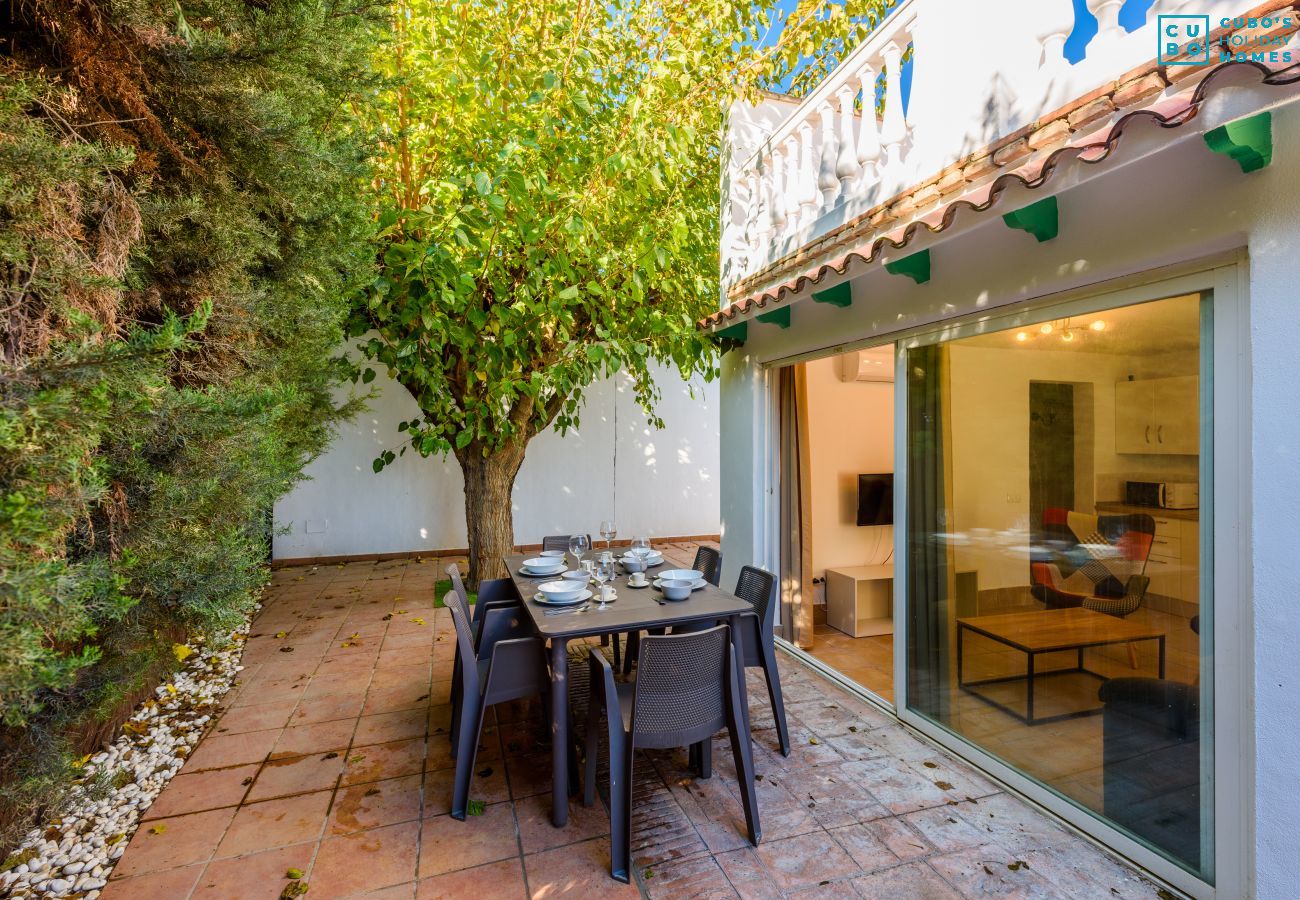 Terraza de esta casa rural en Cártama