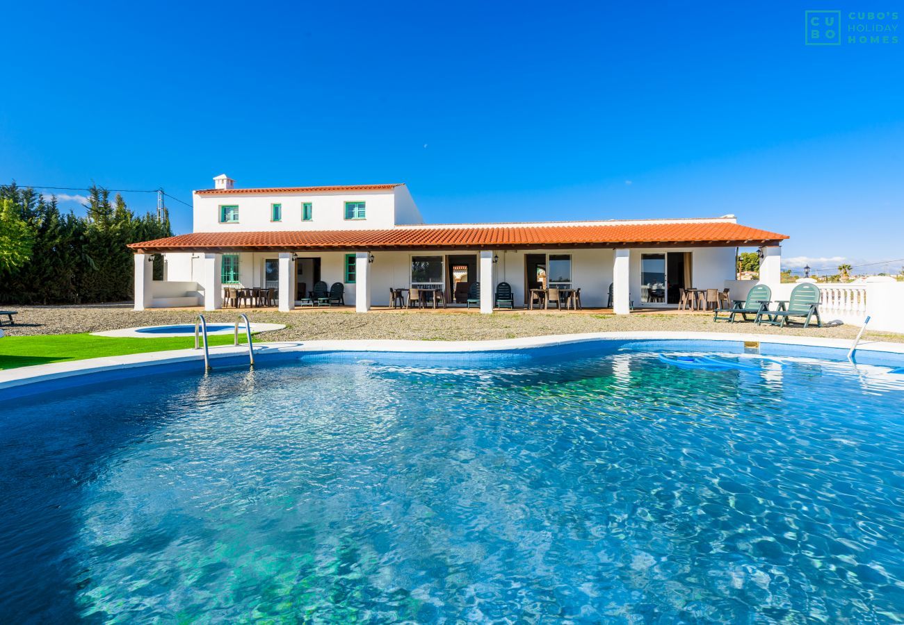 Piscina de este estudio en Cártama
