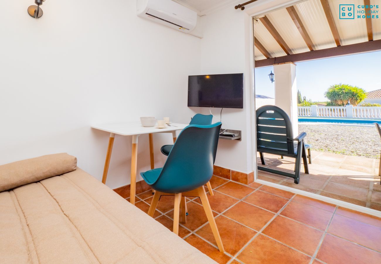 Salón de este estudio en Cártama