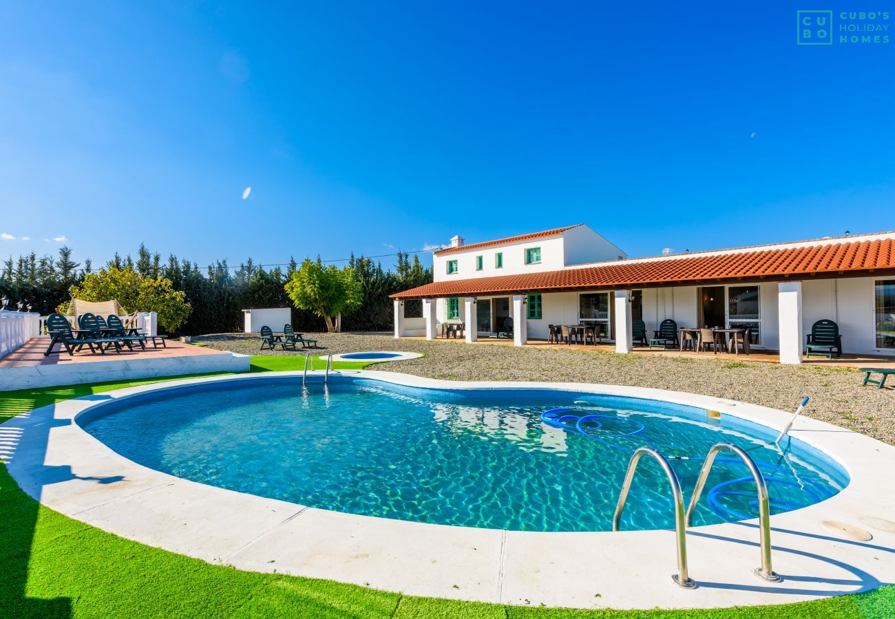 Piscina de este estudio en Cártama