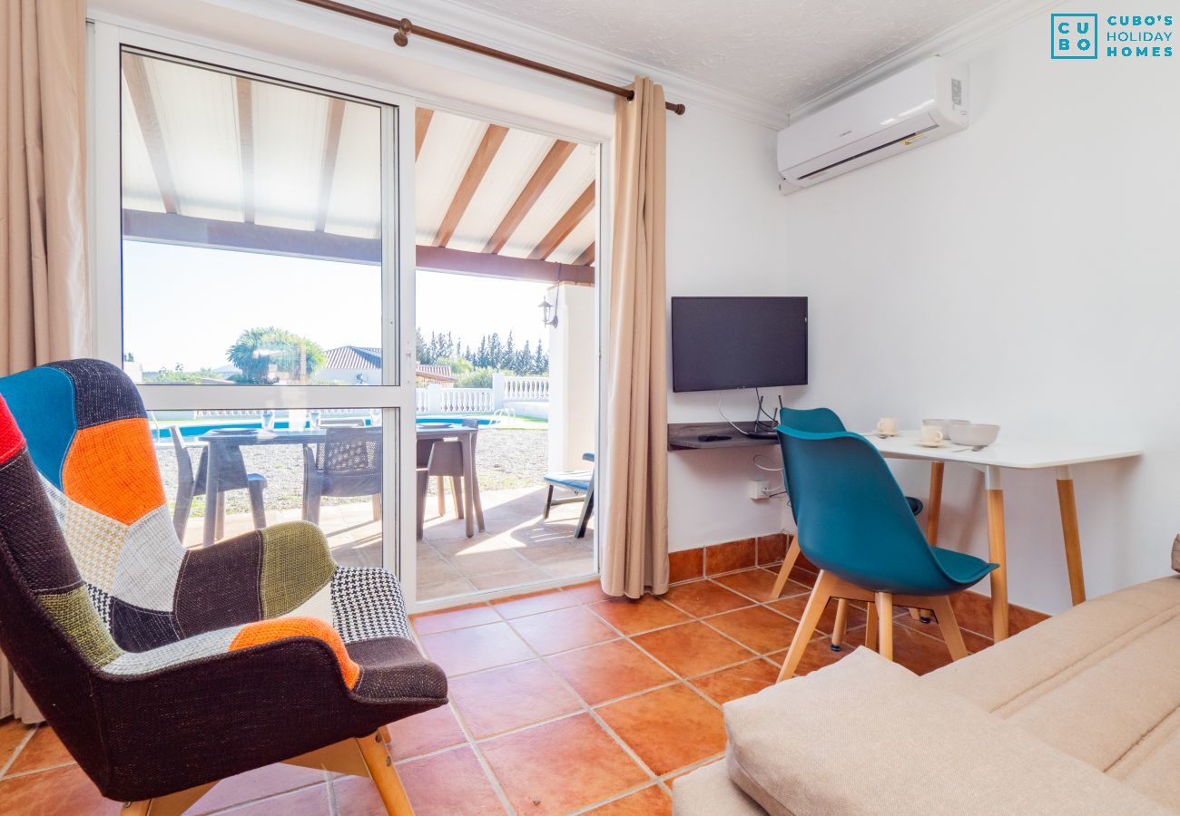 Salón de este estudio en Cártama