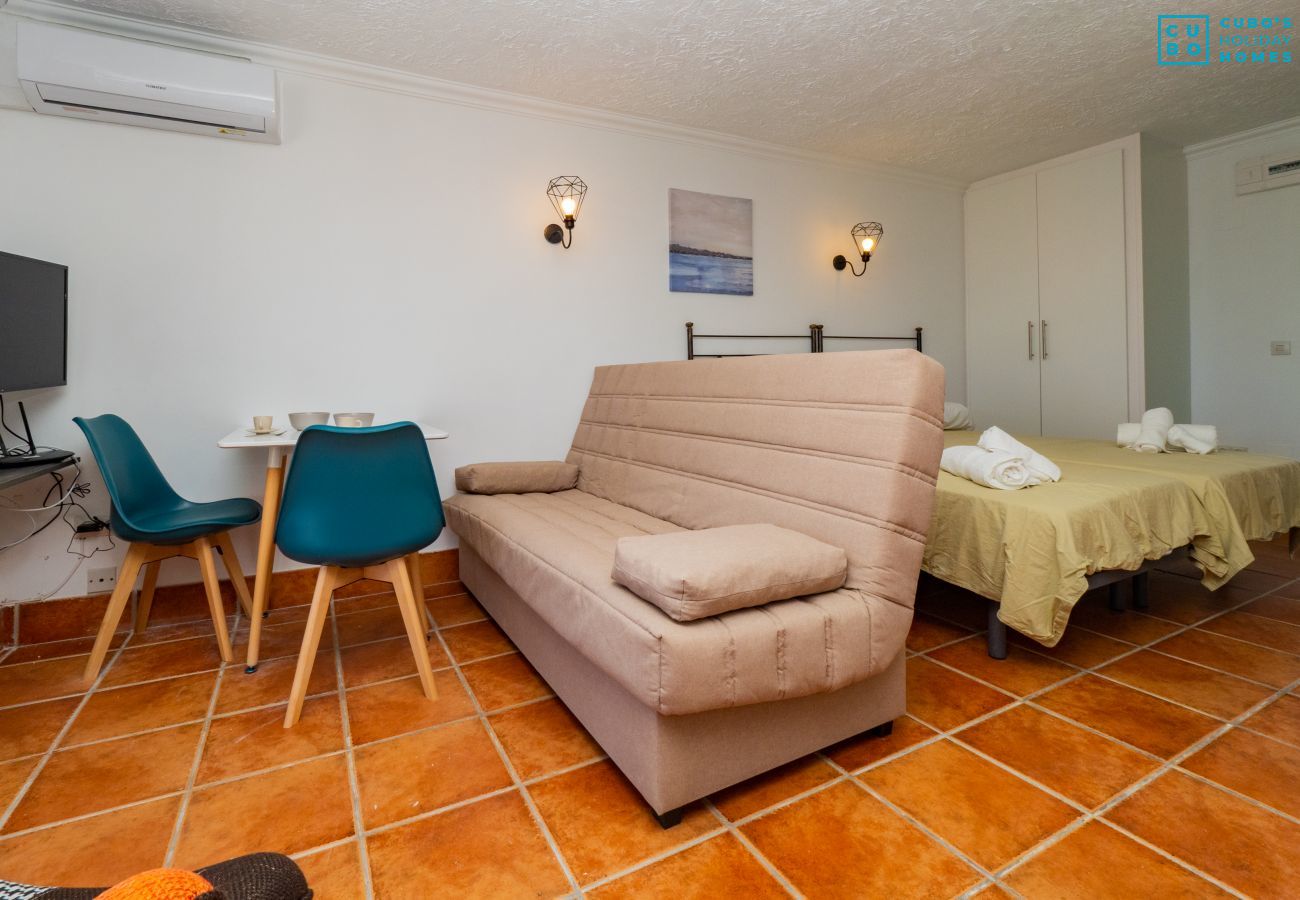 Salón de este estudio en Cártama
