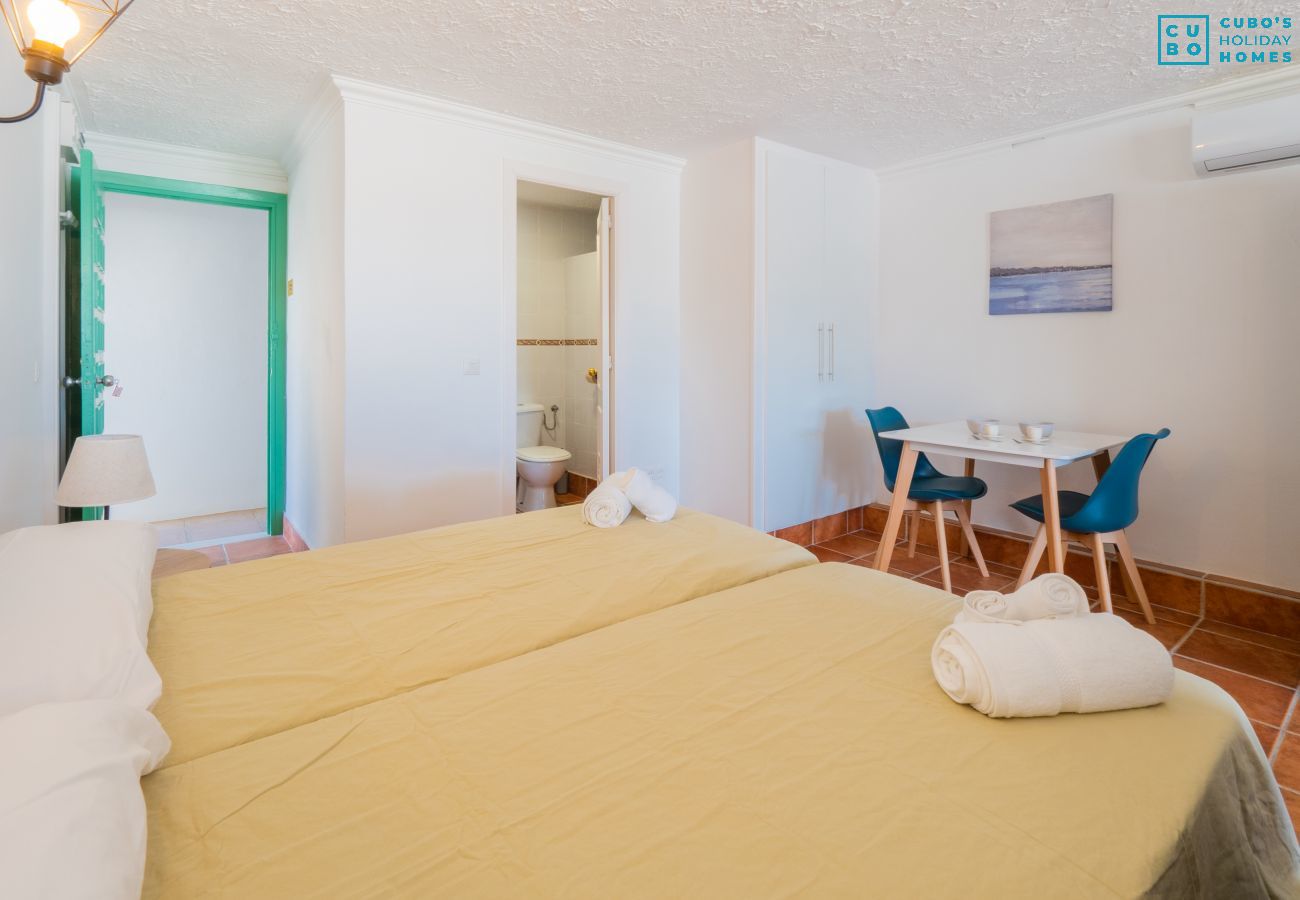 Dormitorio de este estudio en Cártama