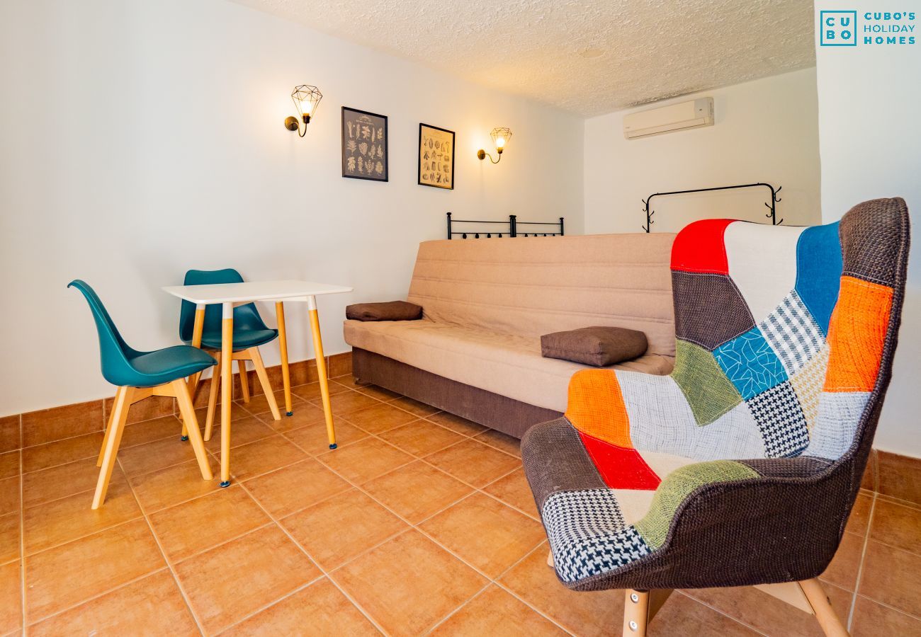 Salón de este estudio en Cártama