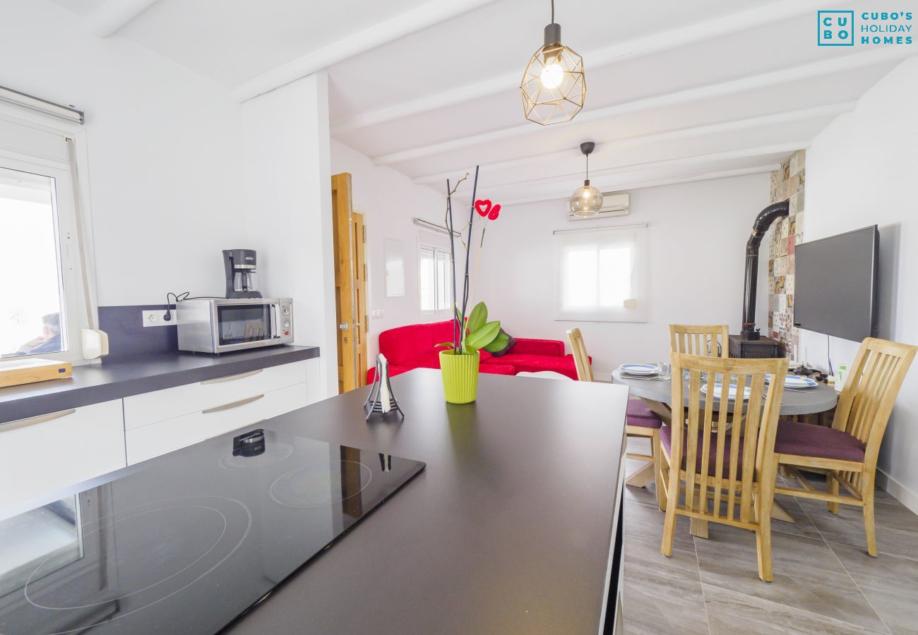 Casa rural en Alhaurin de la Torre - Cubo's La Casita Blanca .
