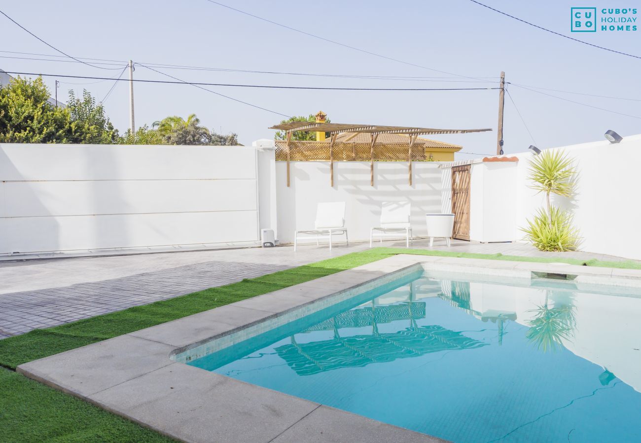 Casa rural en Alhaurin de la Torre - Cubo's La Casita Blanca .