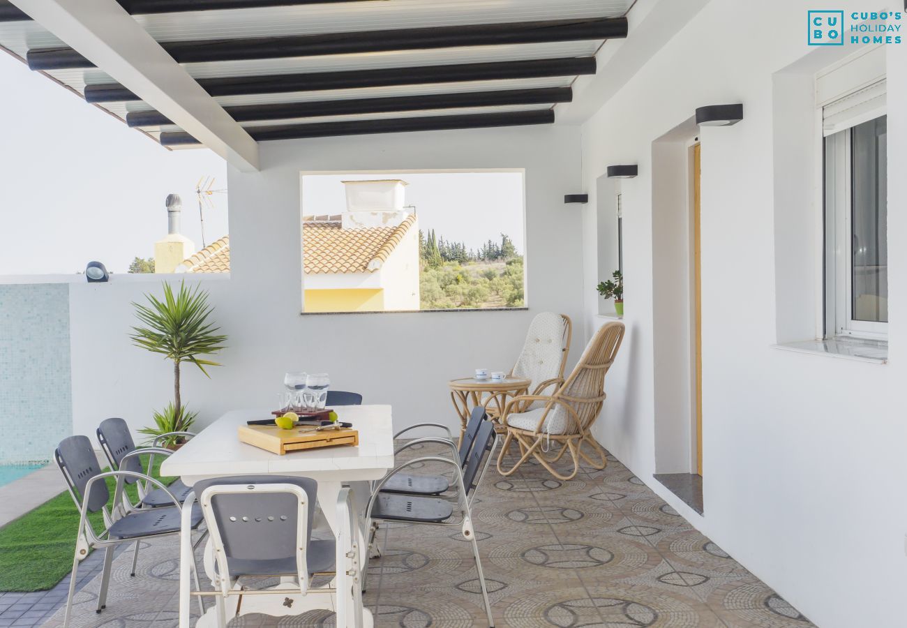 Casa rural en Alhaurin de la Torre - Cubo's La Casita Blanca .