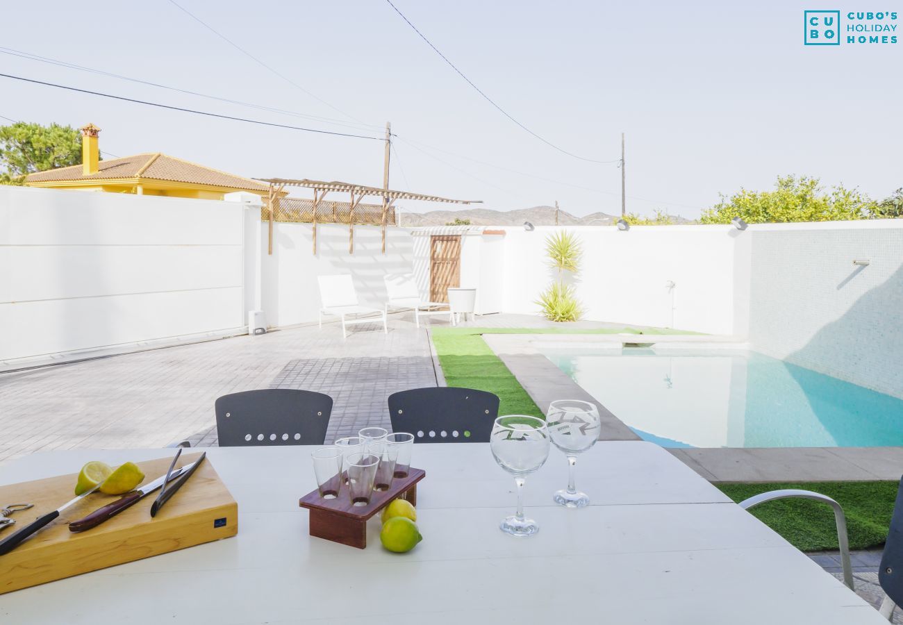 Casa rural en Alhaurin de la Torre - Cubo's La Casita Blanca .