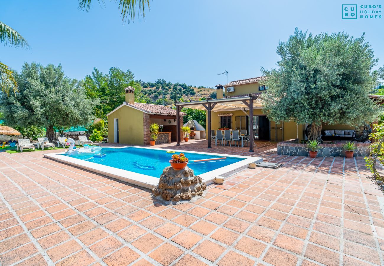 Casa rural con piscina en Coín