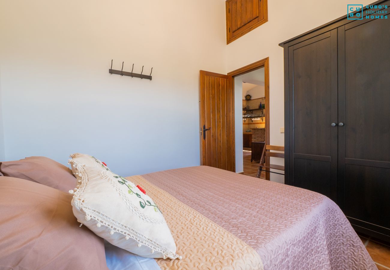 cama matrimonio, dormitorio, casa rural