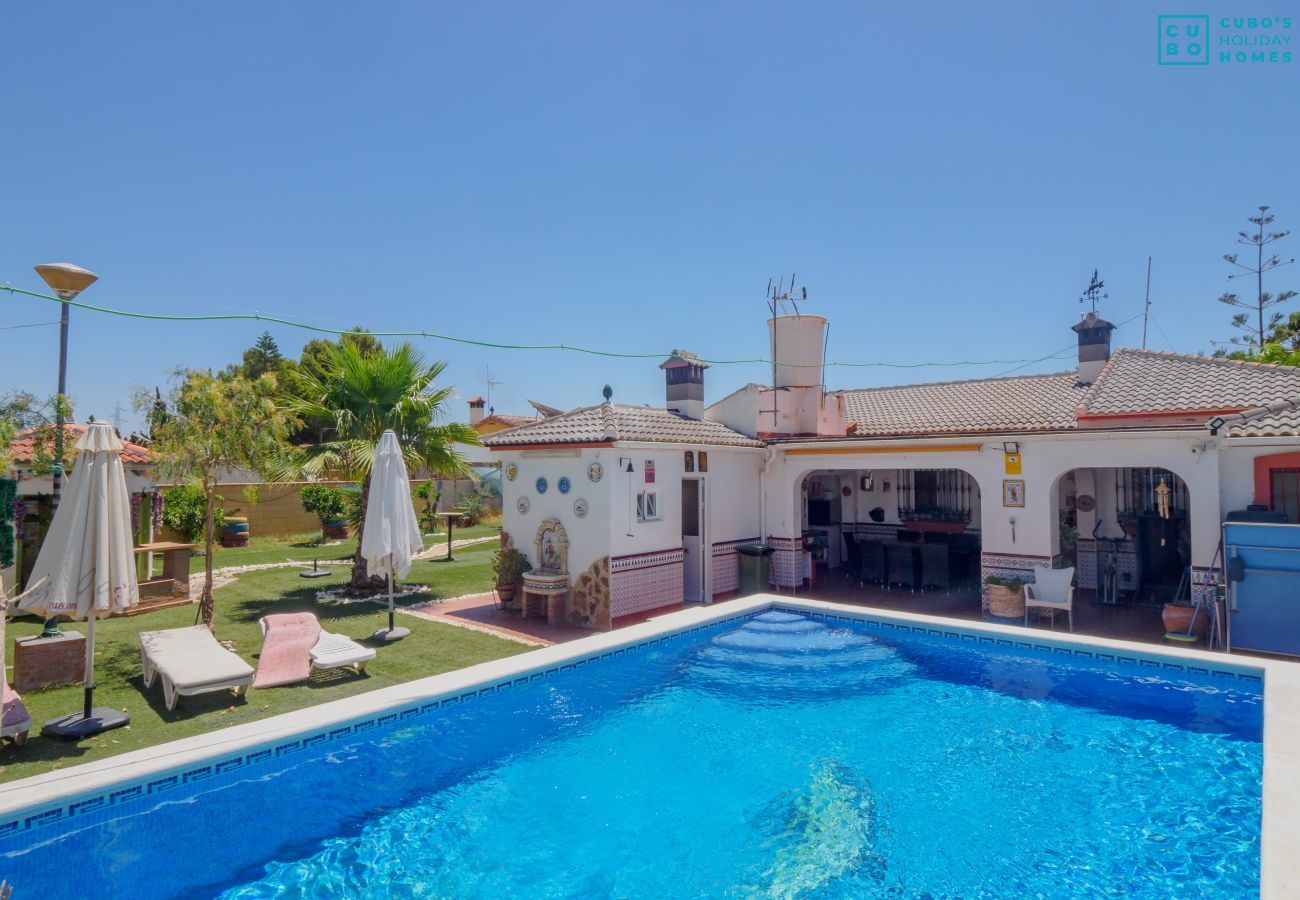 Encantadora villa vacacional para 12 personas en Cártama con piscina.