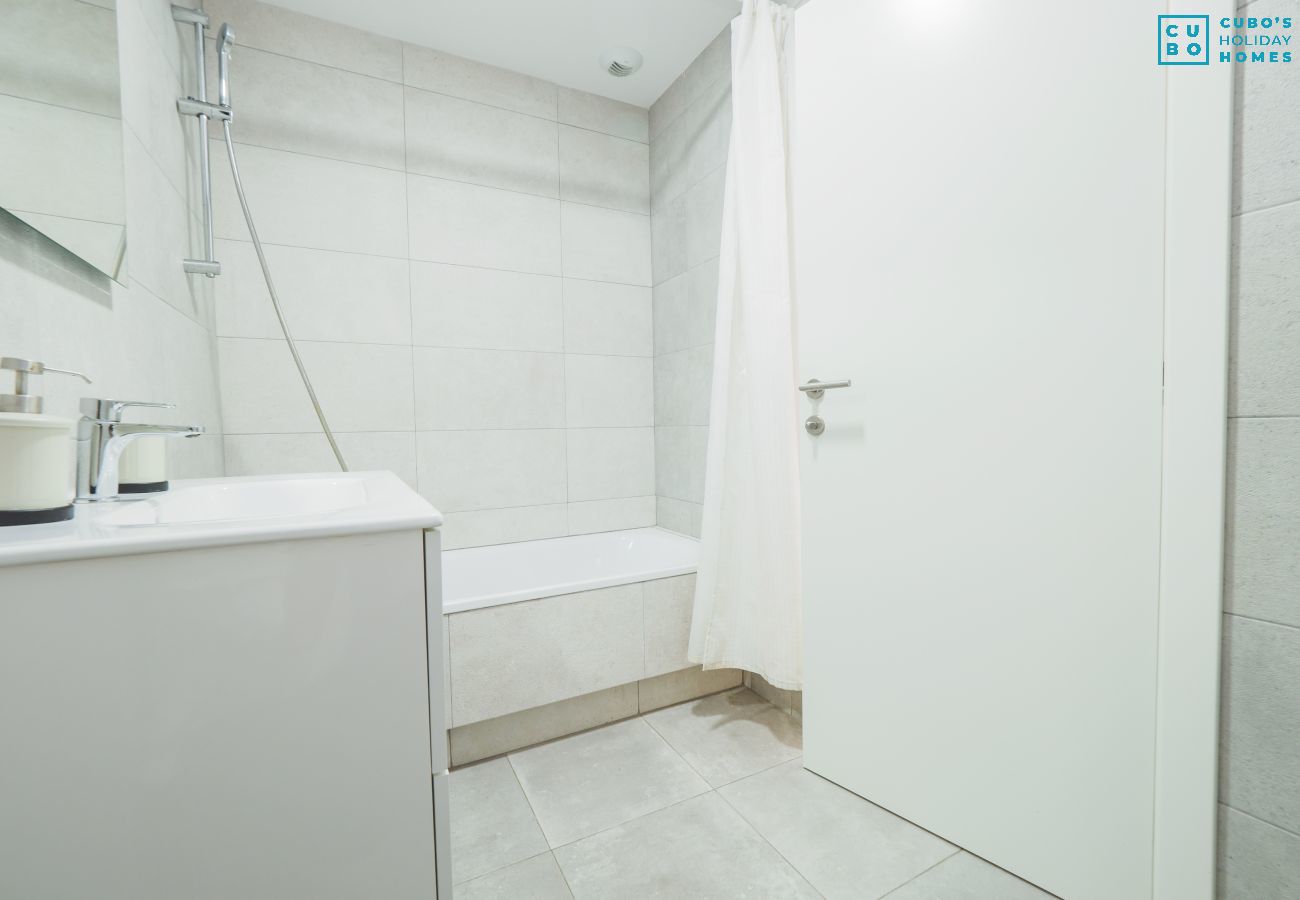 Apartamento en Málaga - Cubo's Sea View Pacifico Street & Free Parking