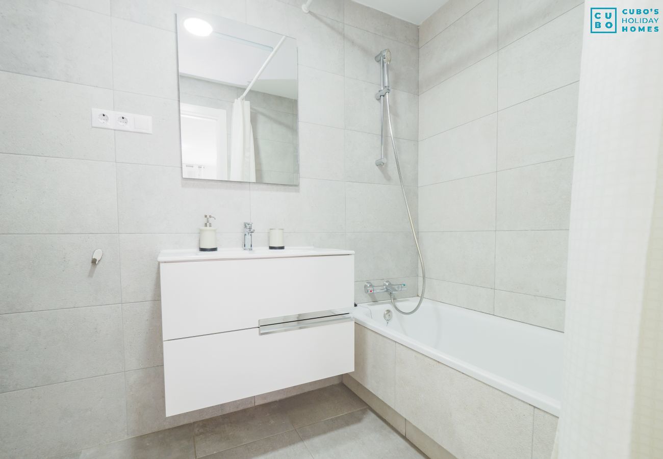 Apartamento en Málaga - Cubo's Sea View Pacifico Street & Free Parking