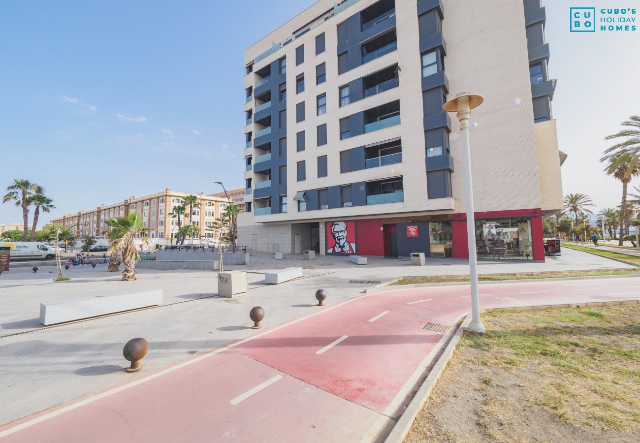 Apartamento en Málaga - Cubo's Sea View Pacifico Street & Free Parking