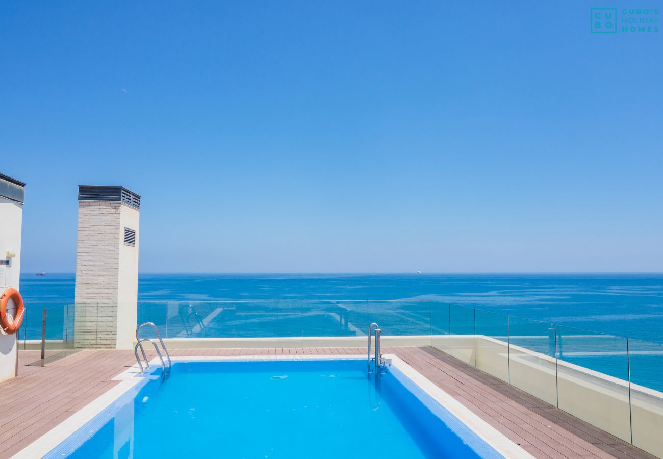 Apartamento en Málaga - Cubo's Sea View Pacifico Street & Free Parking