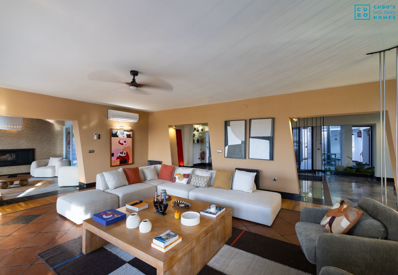 Villa en Alhaurín el Grande - Cubo's Villa Le Corbusier