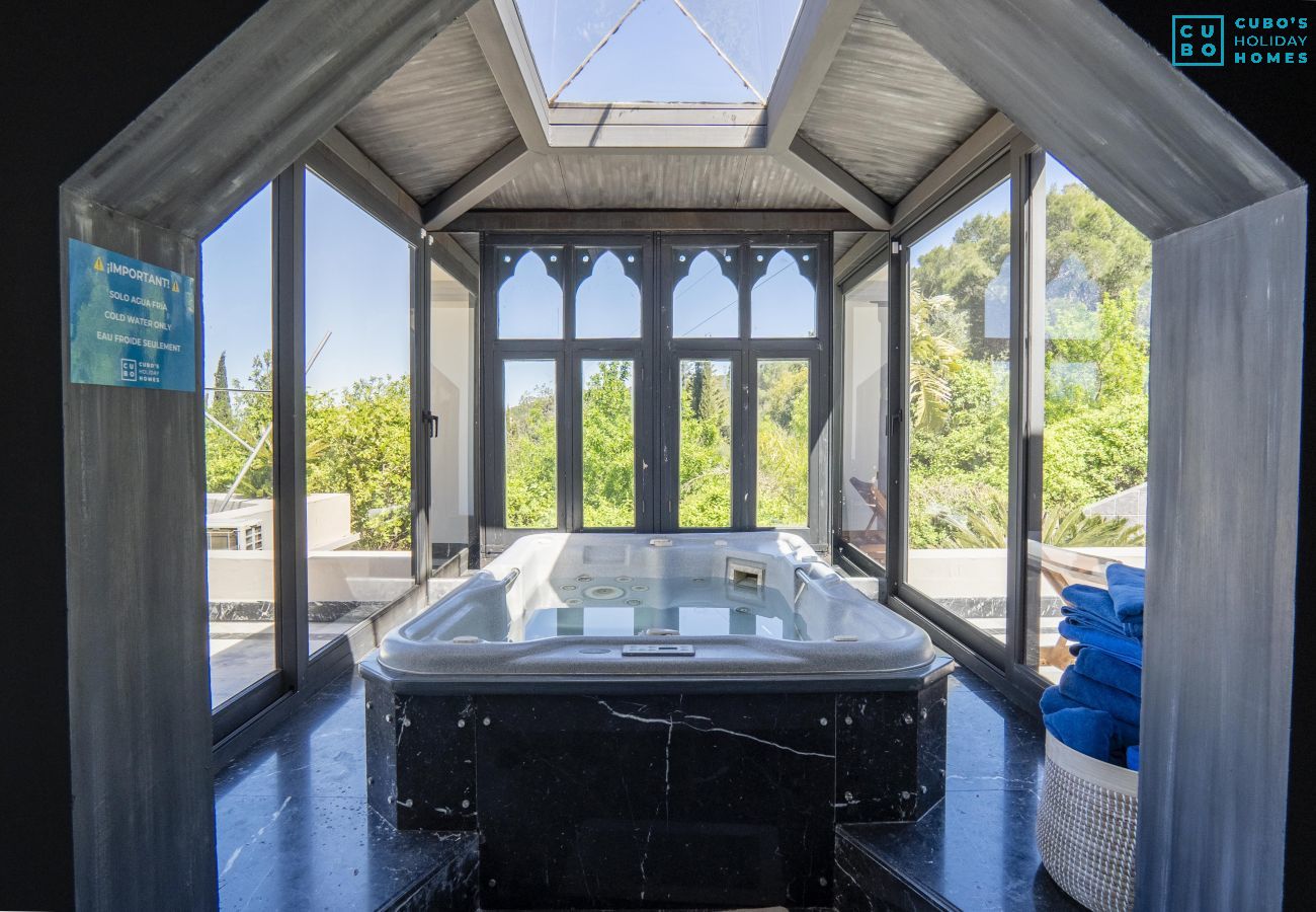 Villa en Alhaurín el Grande - Cubo's Villa Le Corbusier