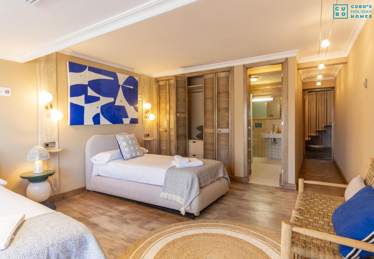 Villa en Alhaurín el Grande - Cubo's Villa Le Corbusier