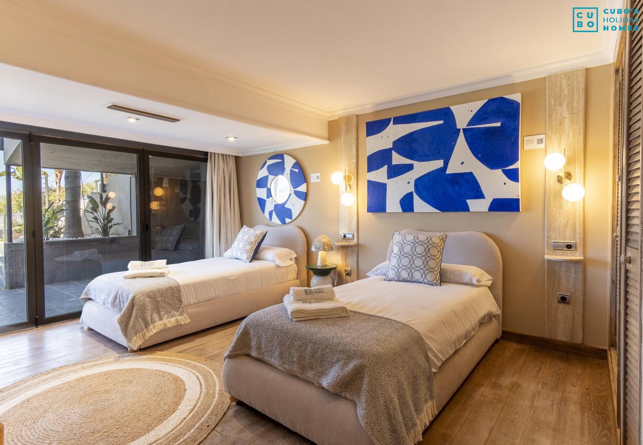 Villa en Alhaurín el Grande - Cubo's Villa Le Corbusier