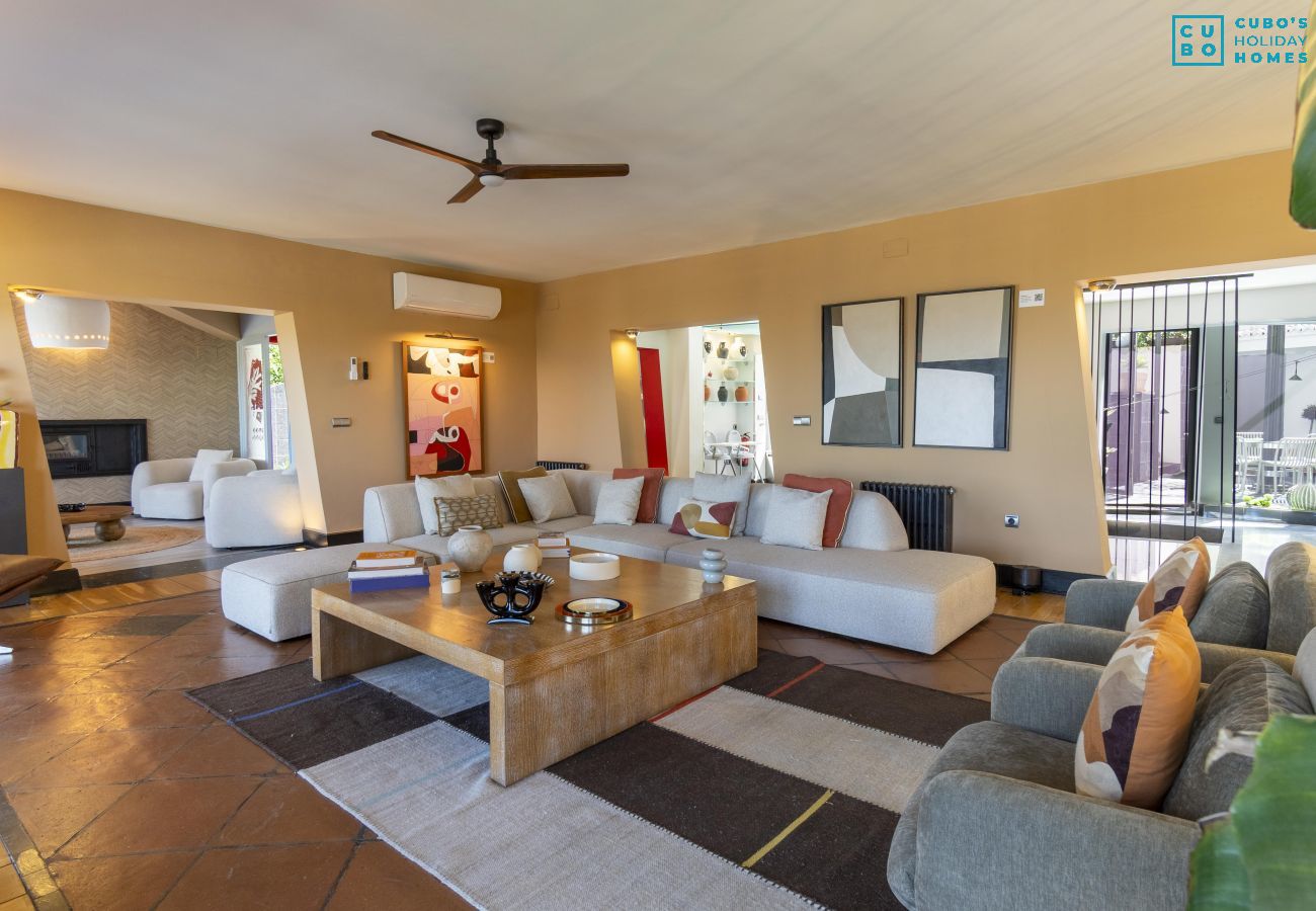 Villa en Alhaurín el Grande - Cubo's Villa Le Corbusier