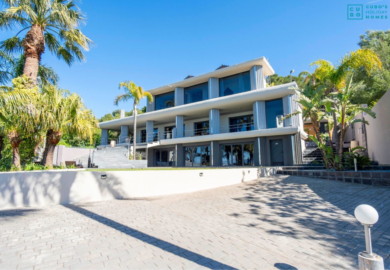 Villa en Alhaurín el Grande - Cubo's Villa Le Corbusier