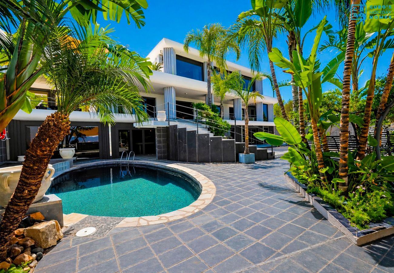 Villa en Alhaurín el Grande - Cubo's Villa Le Corbusier