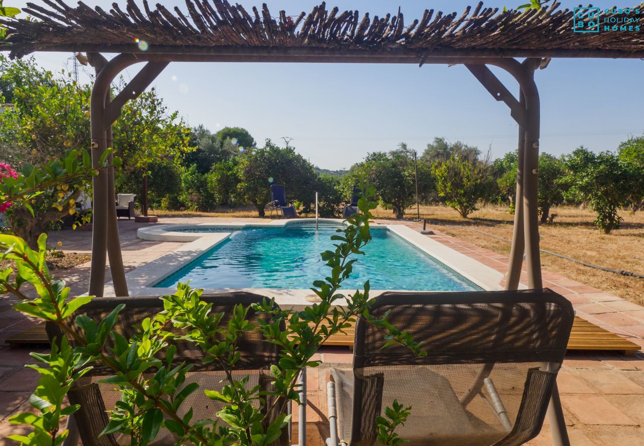 Piscina y exteriores del Cortijo La Bolina 