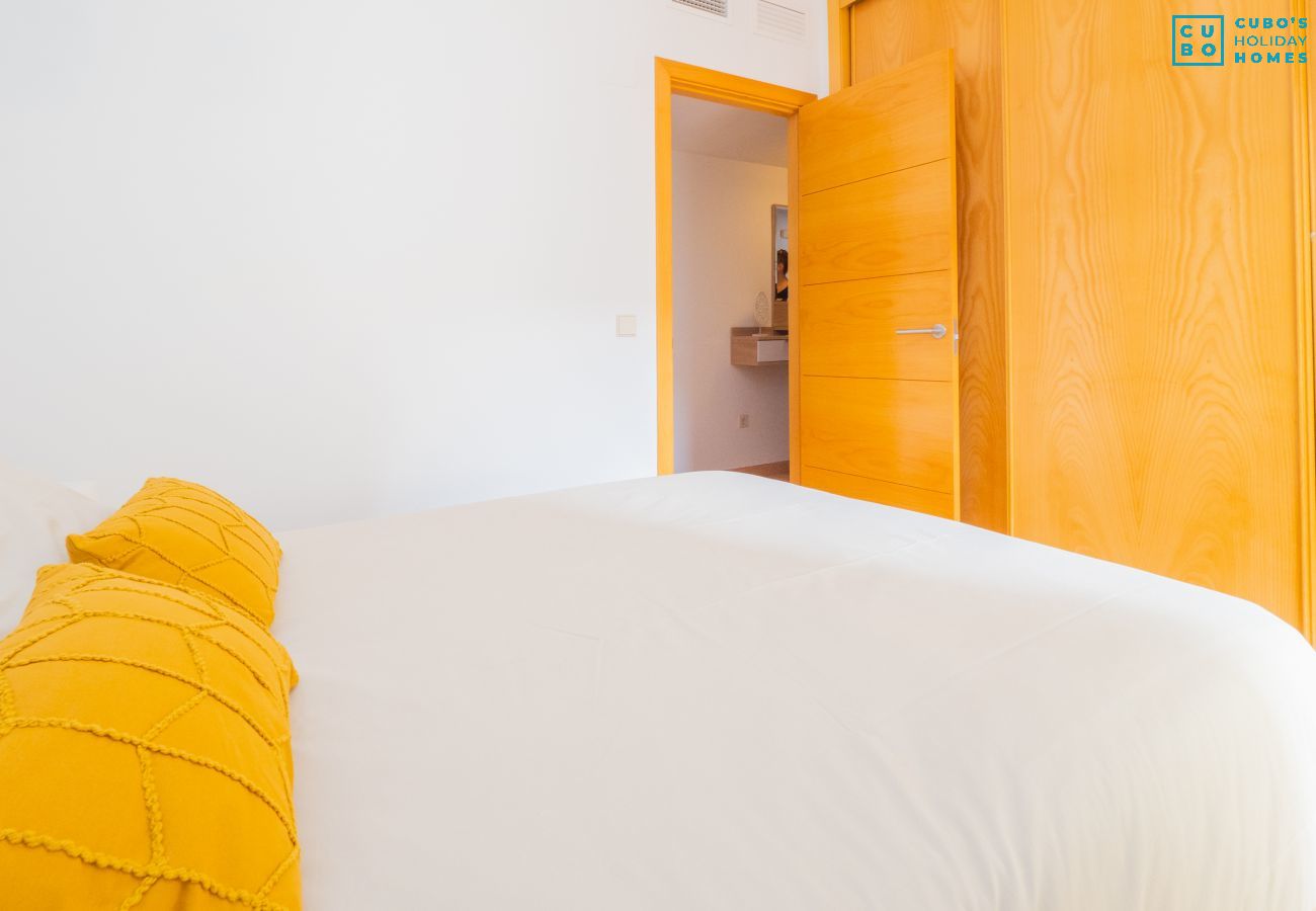 Apartamento en Arroyo de la Miel - Cubo's Atico Benalvistas Urban Love & 2 parking