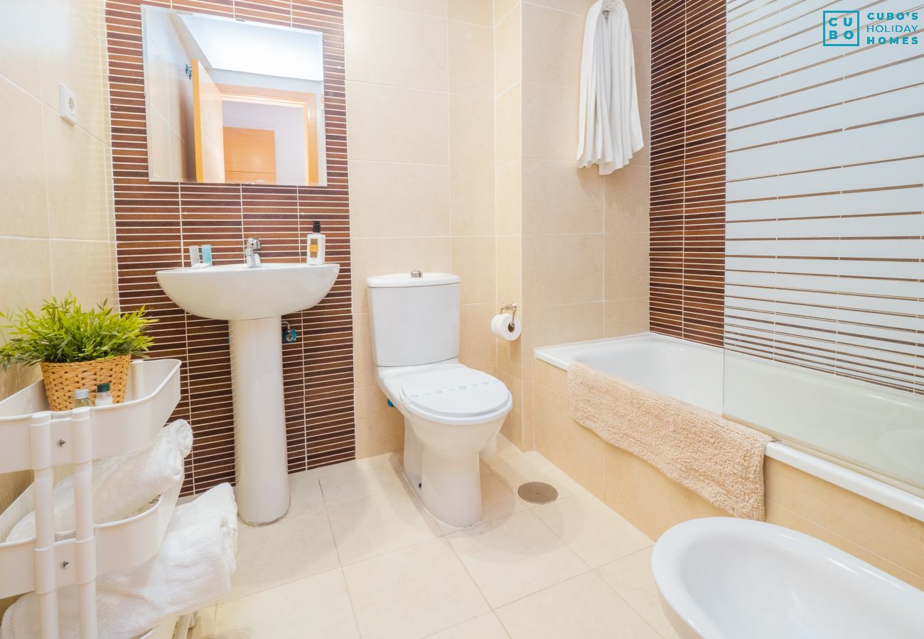 Apartamento en Arroyo de la Miel - Cubo's Atico Benalvistas Urban Love & 2 parking