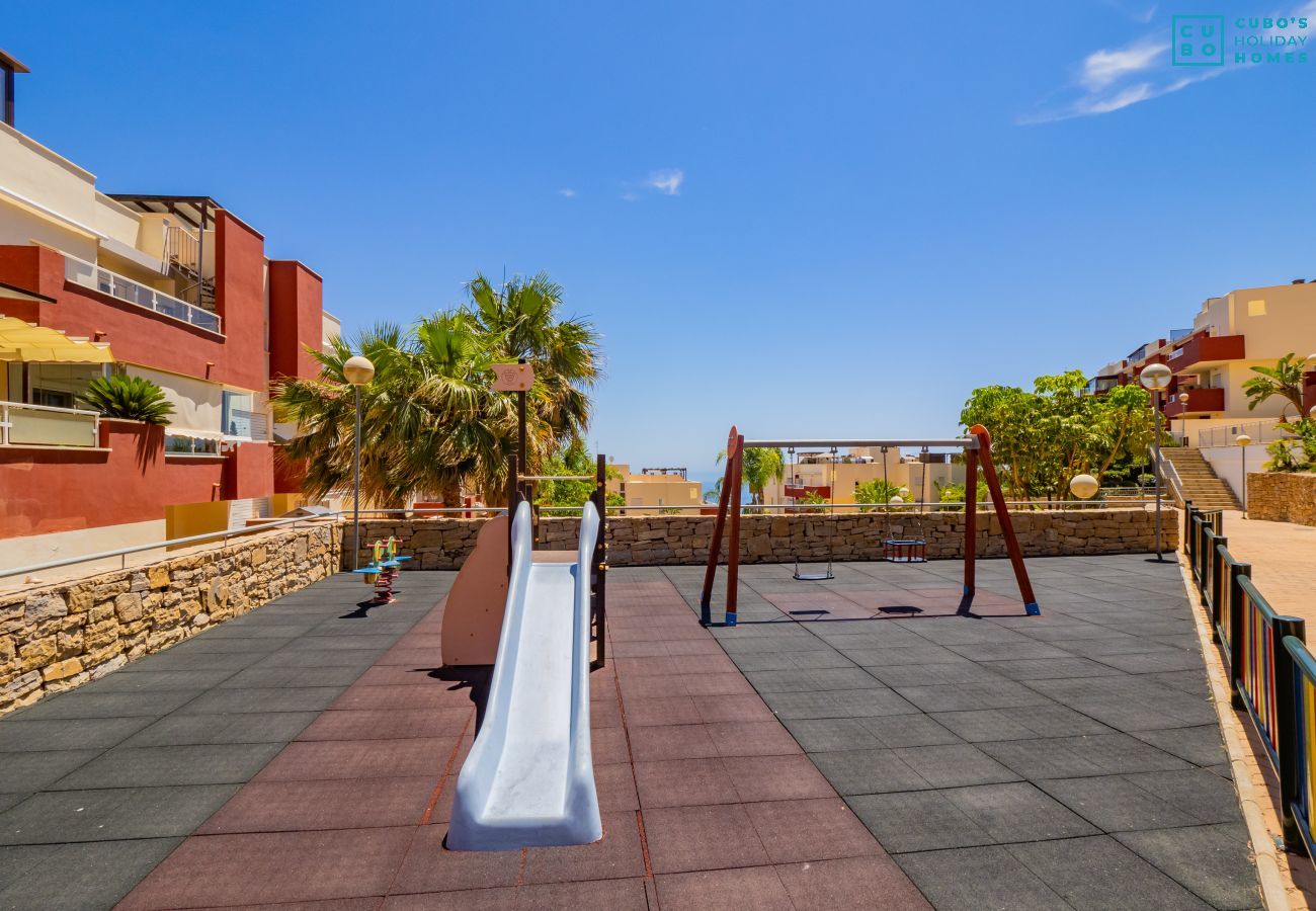 Apartamento en Arroyo de la Miel - Cubo's Atico Benalvistas Urban Love & 2 parking