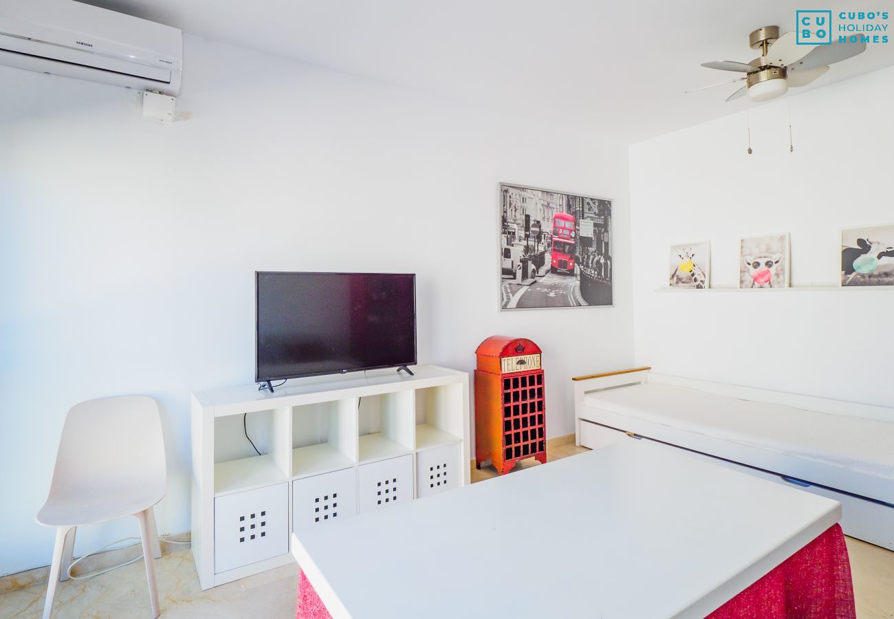 Apartamento en Mijas Costa - Cubo's Atico Zenit Mijas Golf & Parking