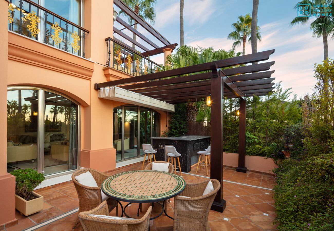 Apartamento en Nueva andalucia - Cubo's Luxury Beach Banus with Jacuzzi