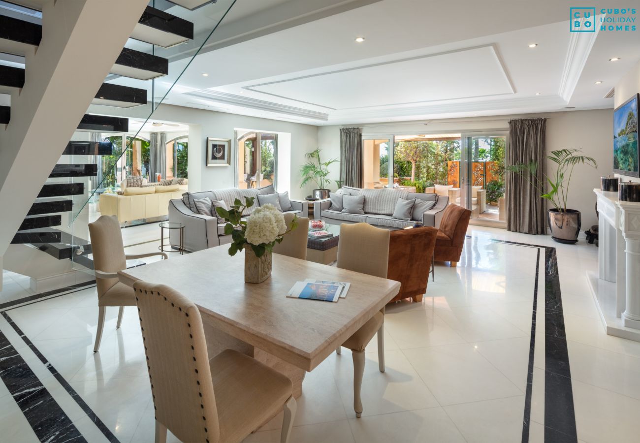 Apartamento en Nueva andalucia - Cubo's Luxury Beach Banus with Jacuzzi