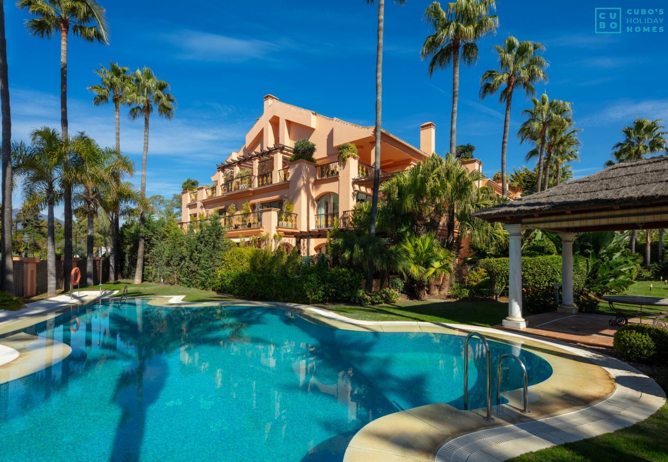 Apartamento en Nueva andalucia - Cubo's Luxury Beach Banus with Jacuzzi