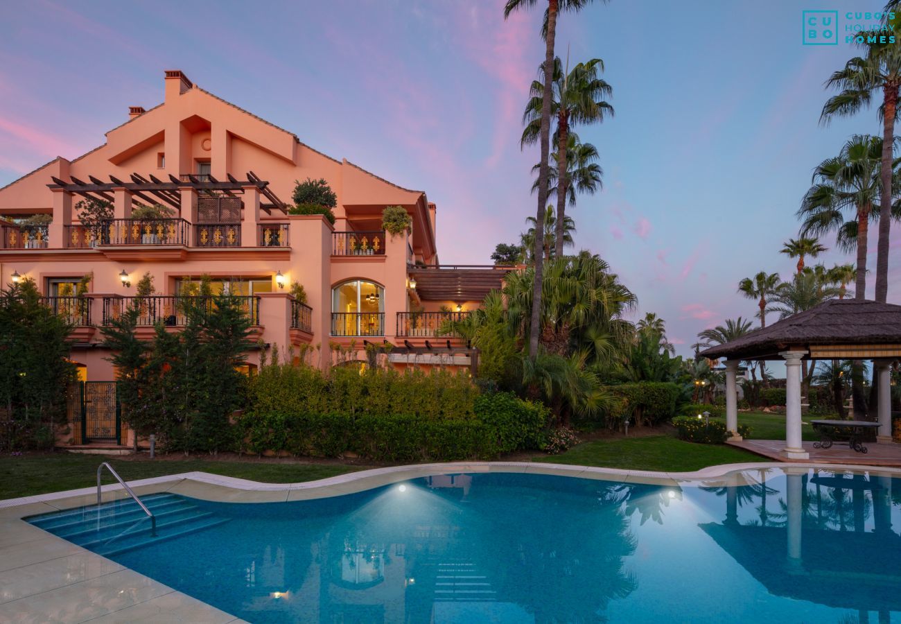 Apartamento en Nueva andalucia - Cubo's Luxury Beach Banus with Jacuzzi