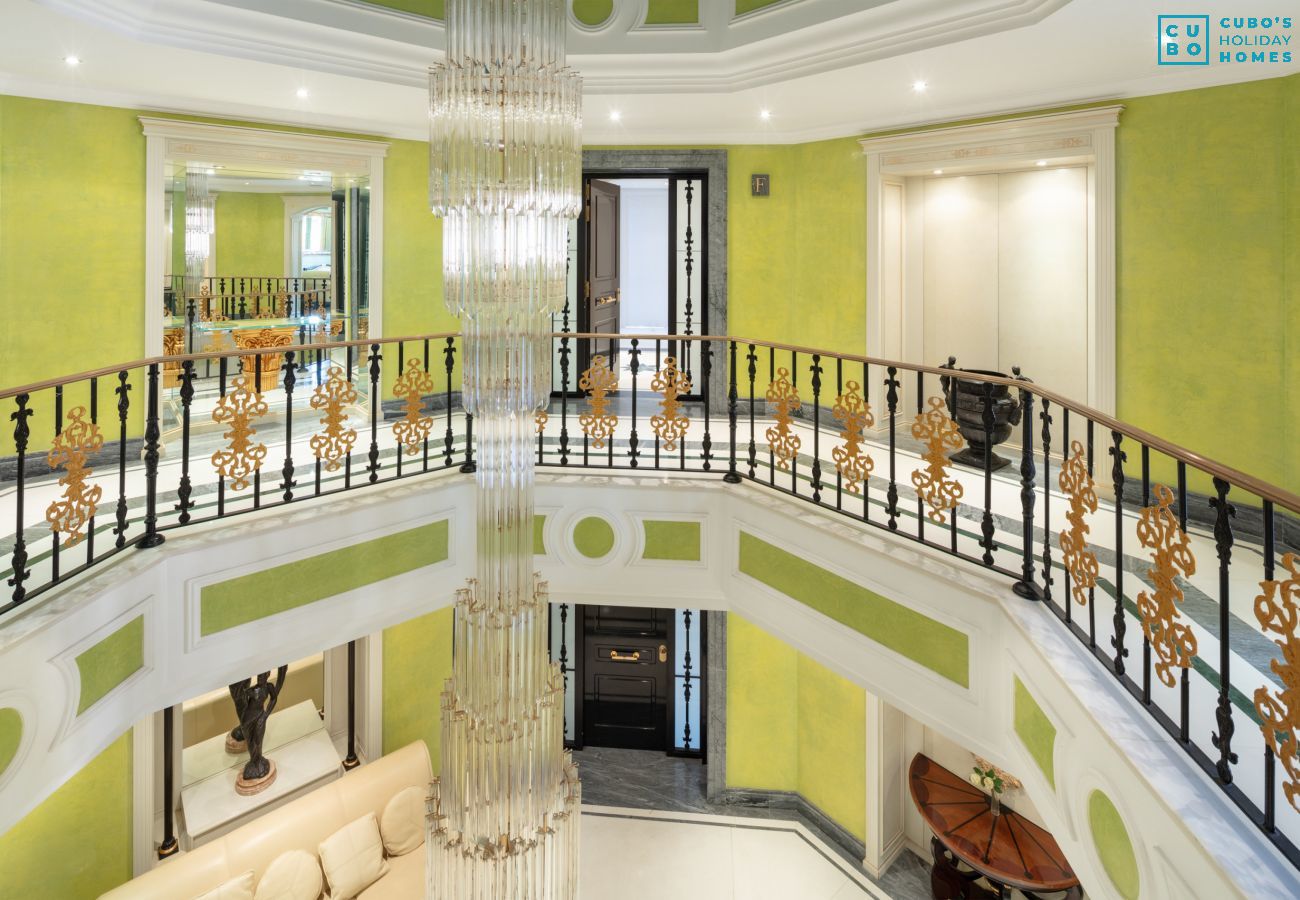 Apartamento en Nueva andalucia - Cubo's Luxury Beach Banus with Jacuzzi