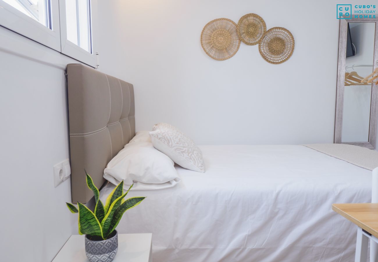 Alquiler por habitaciones en Torre de Benagalbon - Cubo's Hostal William's Sunny 5 with Breakfast