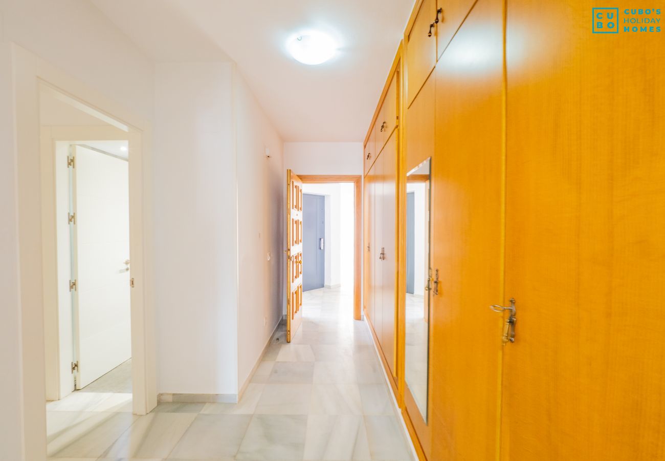Apartamento en Fuengirola - Cubo's Beach Side Flat & Free Parking