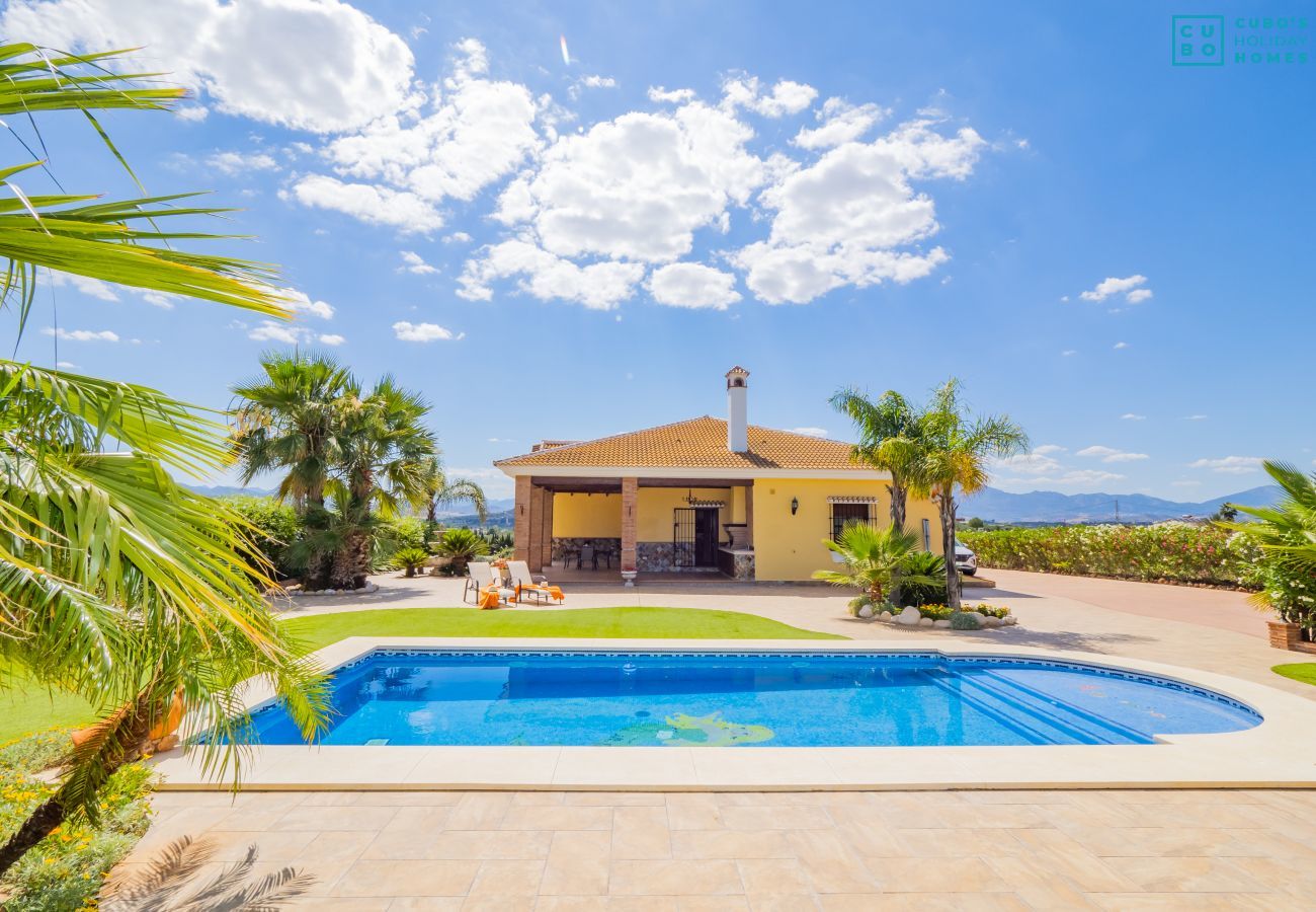Alojamiento familiar con piscina privada en Málaga