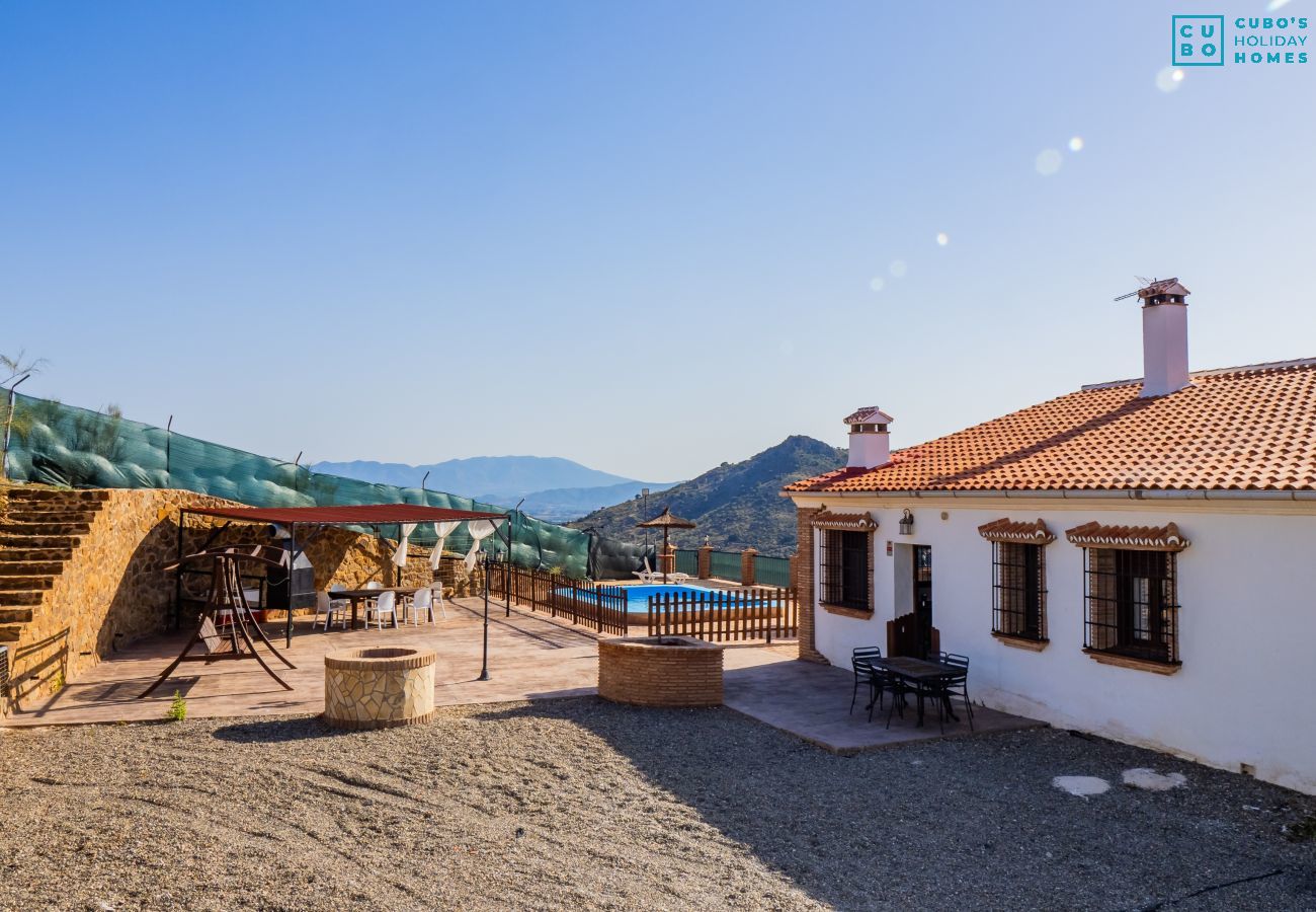 Casa rural en Málaga - Cubo's The Secret Almogia Mountain View