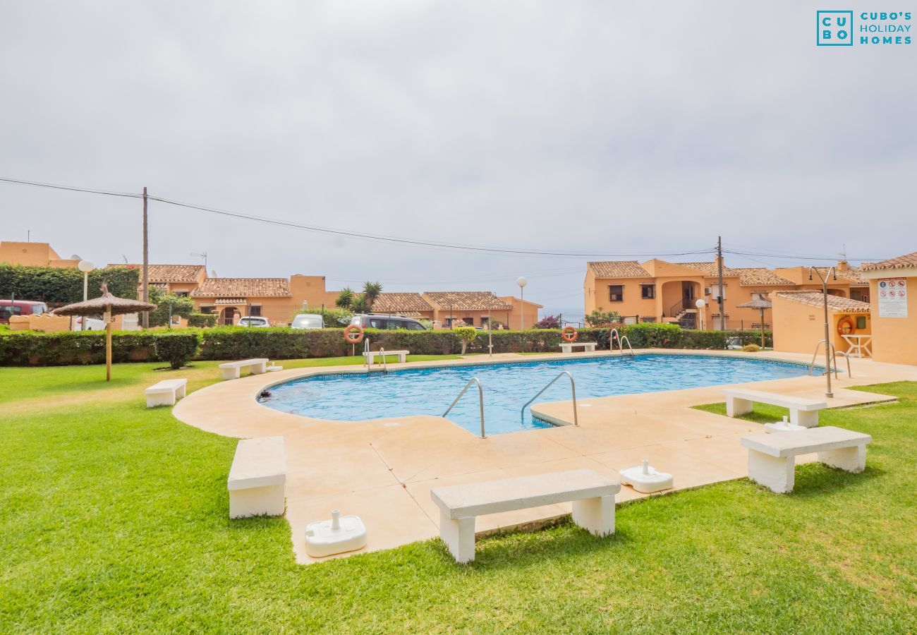 Apartamento en Mijas Costa - Cubo's El Faro Beach Apartment with Pool