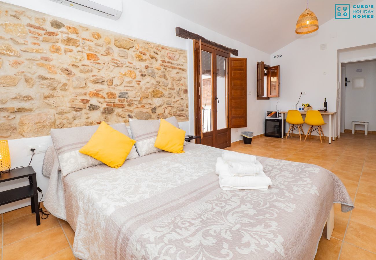 Alquiler por habitaciones en Cártama - Cubo's La Casa del Arco Room Pajaro