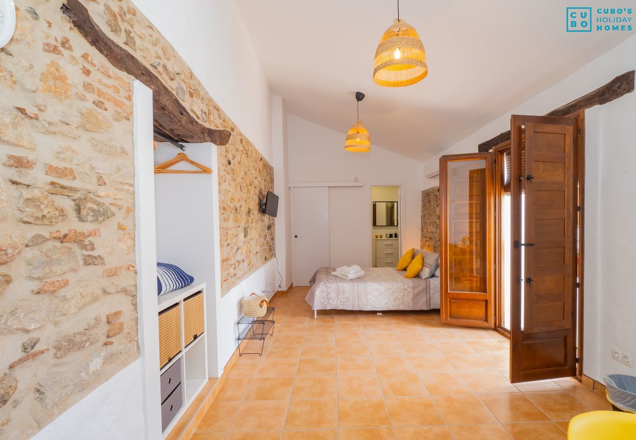 Alquiler por habitaciones en Cártama - Cubo's La Casa del Arco Room Pajaro