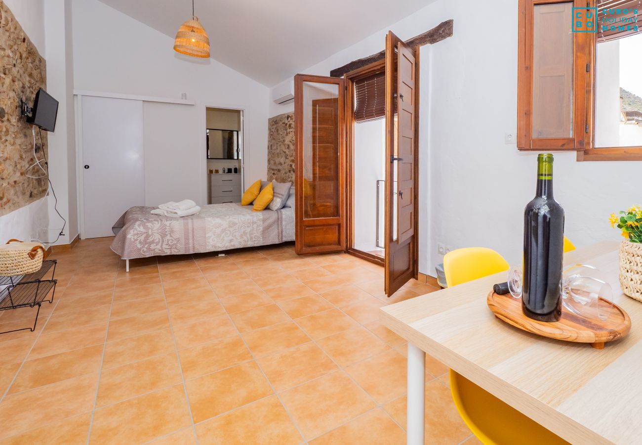 Alquiler por habitaciones en Cártama - Cubo's La Casa del Arco Room Pajaro