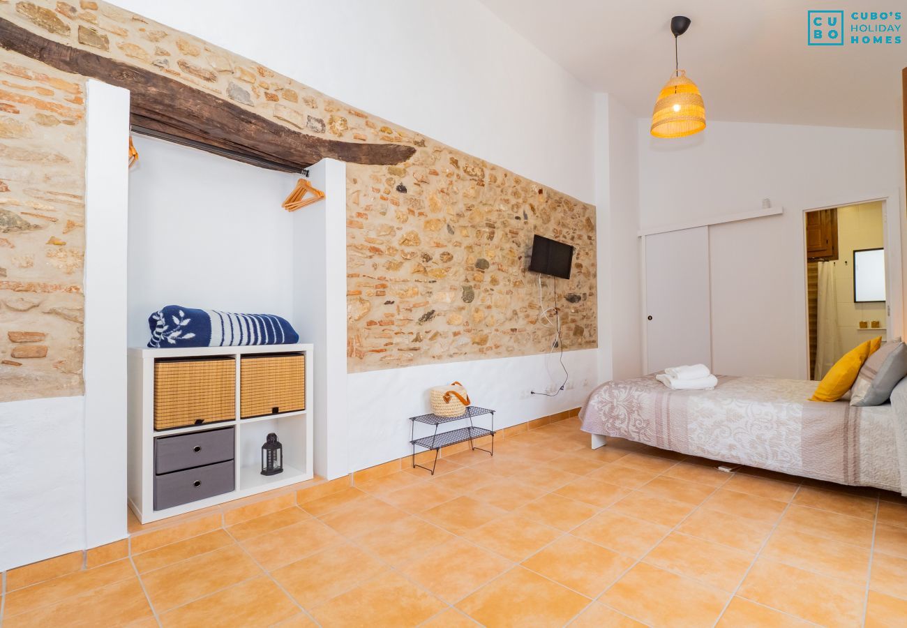Alquiler por habitaciones en Cártama - Cubo's La Casa del Arco Room Pajaro