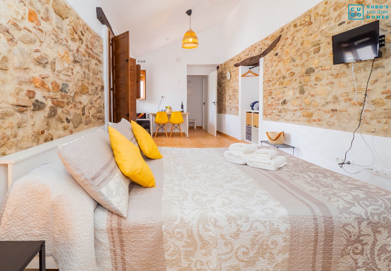 Alquiler por habitaciones en Cártama - Cubo's La Casa del Arco Room Pajaro