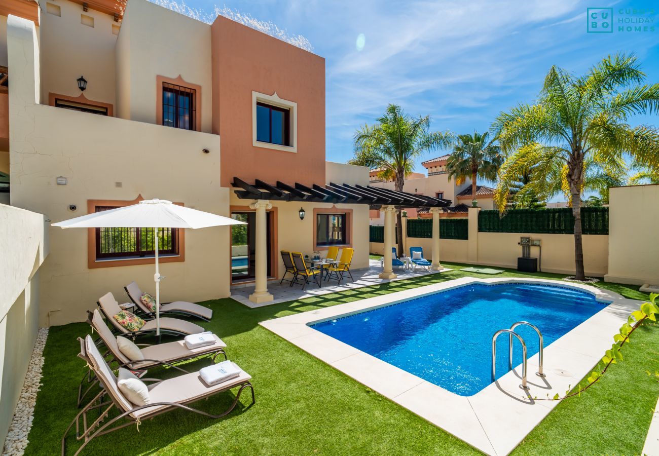 Villa vacacional con piscina en Coín