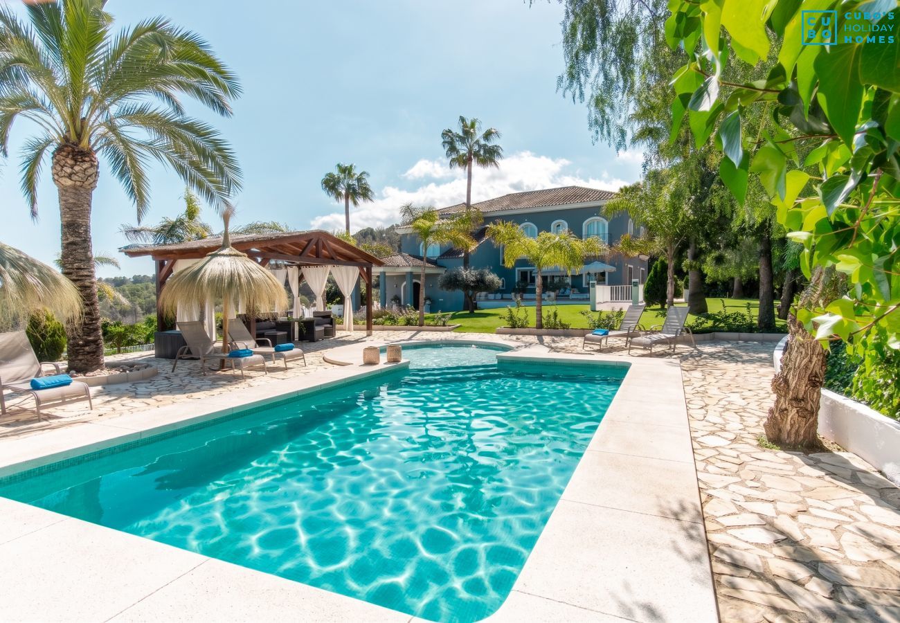 Villa vacacional con piscina en Coín ideal para vacaciones de verano en Málaga